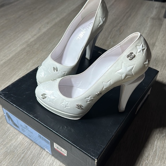Chanel  Autumn Fall White Patent Glitter Crystal Comete Stars Pump EU 38.5 US 8 - Picture 2 of 8